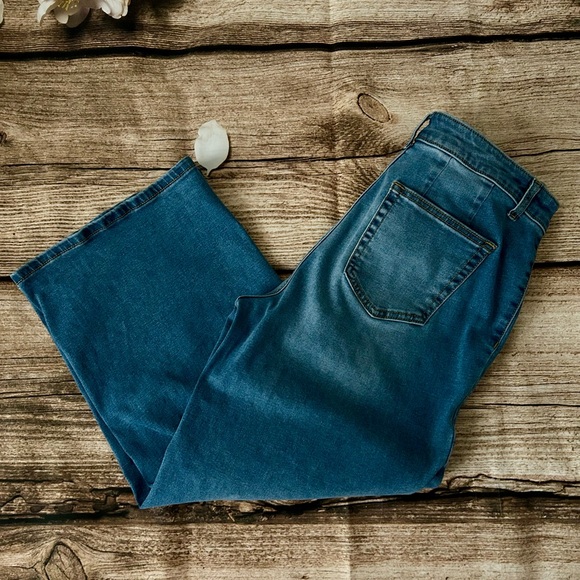 Michael Kors Selma Cropped Wide-Leg Jeans Size 8 - Picture 4 of 8